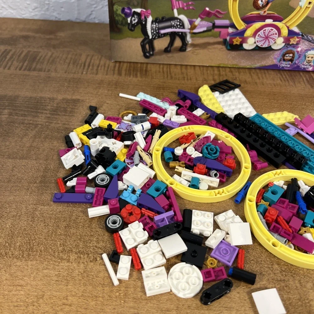 LEGO Friends - Heartlake City Organic Café - 41444‎ & Magical Acrobatics 41686